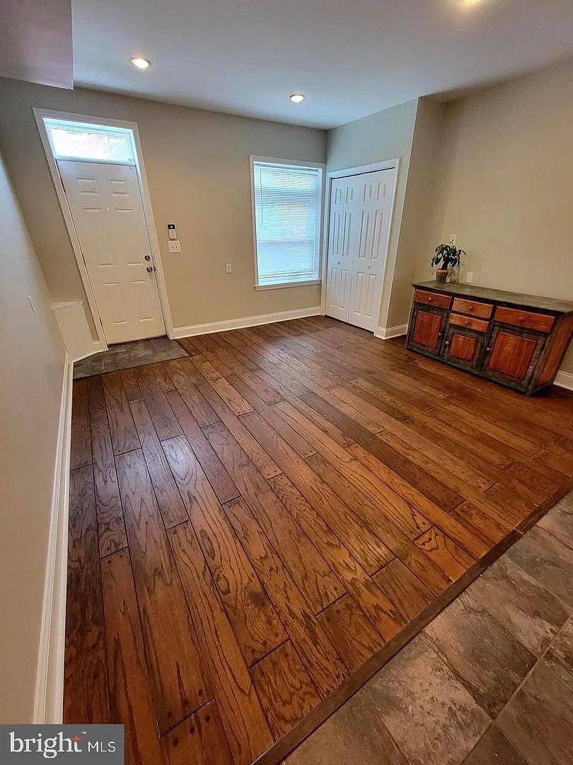 1 bed, 1.0 bath, $1,600 — Photo 3