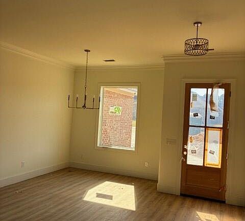 2nd image of 102 Saint Martin St