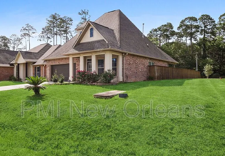 2213 Darlene Dr — Photo 2