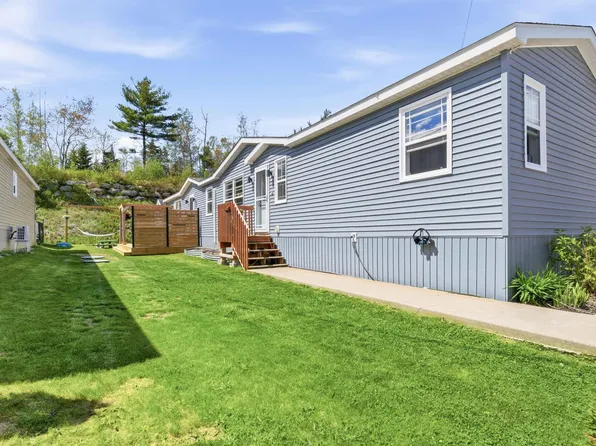 11 Breeze Cir, Chester, NS B0J 1T0