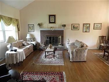 4th image of 7250 Honeydale Dr
