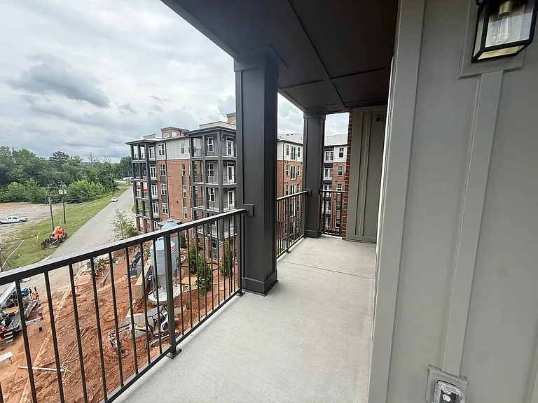 District on the Etowah Apartments — Photo 605