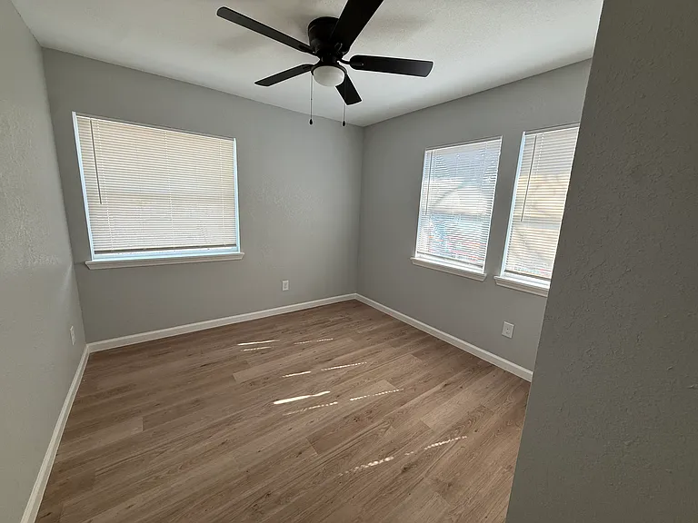 913 Paul St #B — Photo 7