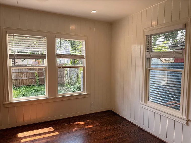 2827 Robertson St — Photo 22