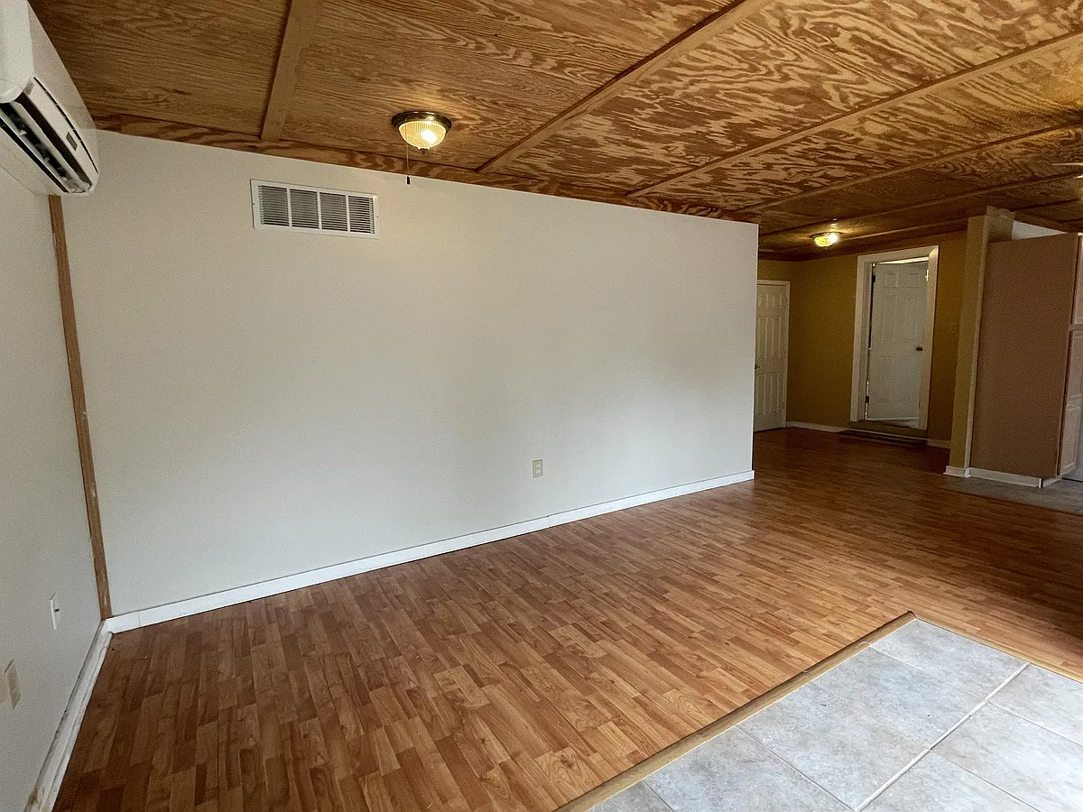 Building Photo - 598 Wakefield Dr