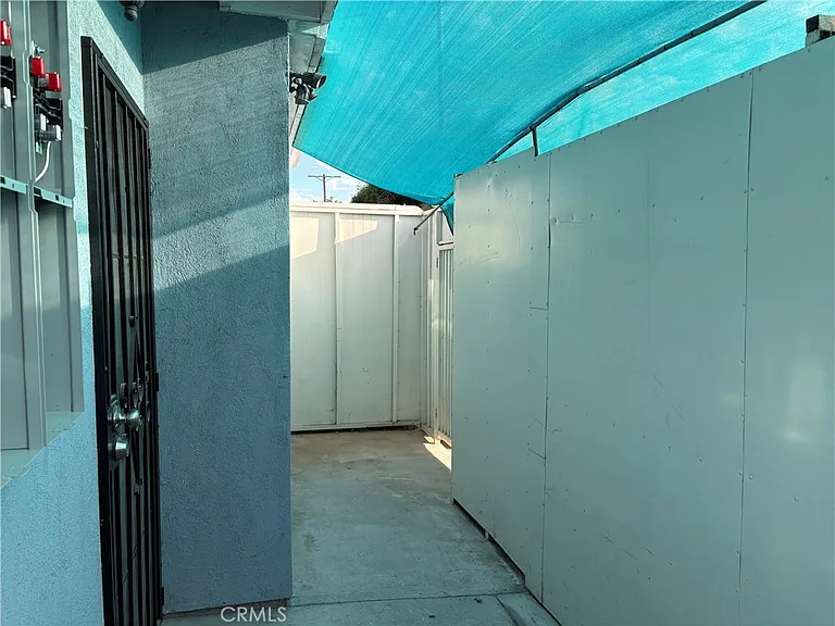 7501 1/2 Corbin Ave — Photo 19