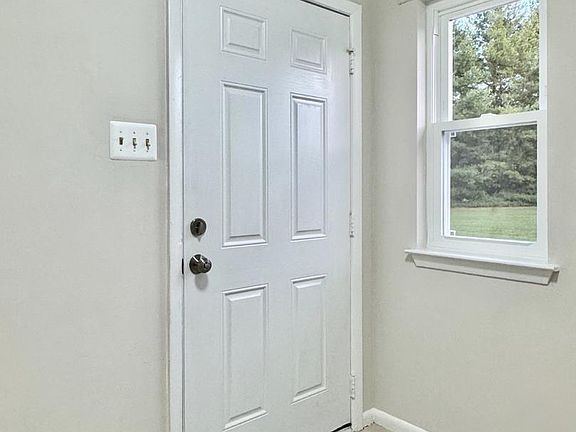 4th image of 110 Aidone Ln