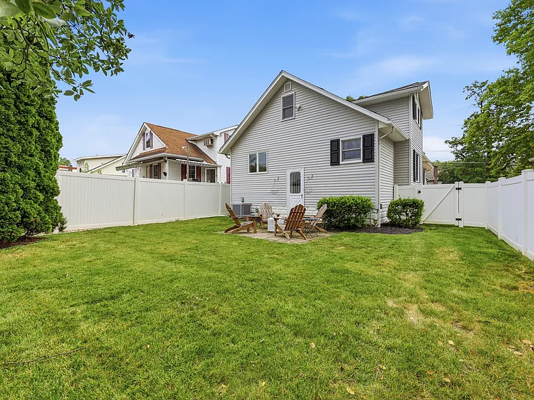 105 Cuthbert Blvd — Photo 24
