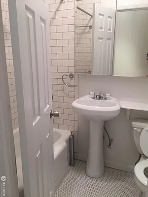 Rented by Oxford Property Group | media 60