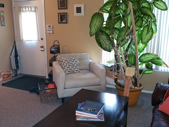 3rd image of 4056 Appleby Ln #4056