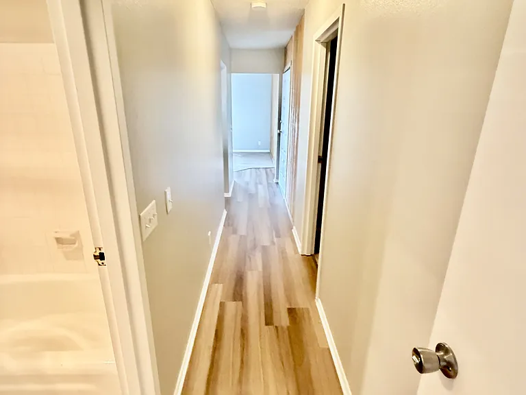 2400 S Detroit Ave #7 — Photo 10