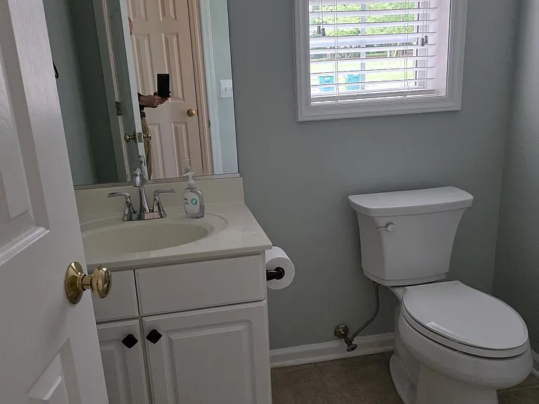 7504 Riverside Ct — Photo 34
