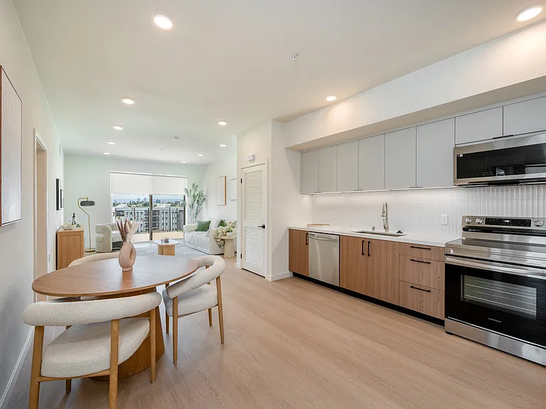 856 Gramercy Drive — Photo 48