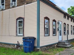 5 Seven Market St, Webster, MA 01570