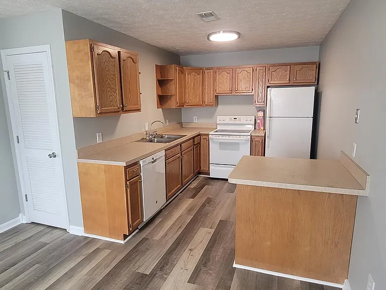 7110 Astin Ct — Photo 5