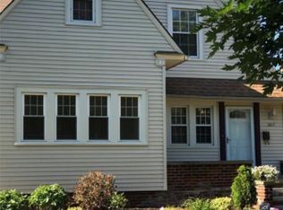 3825 Bainbridge Rd, Cleveland Hts, OH 44118