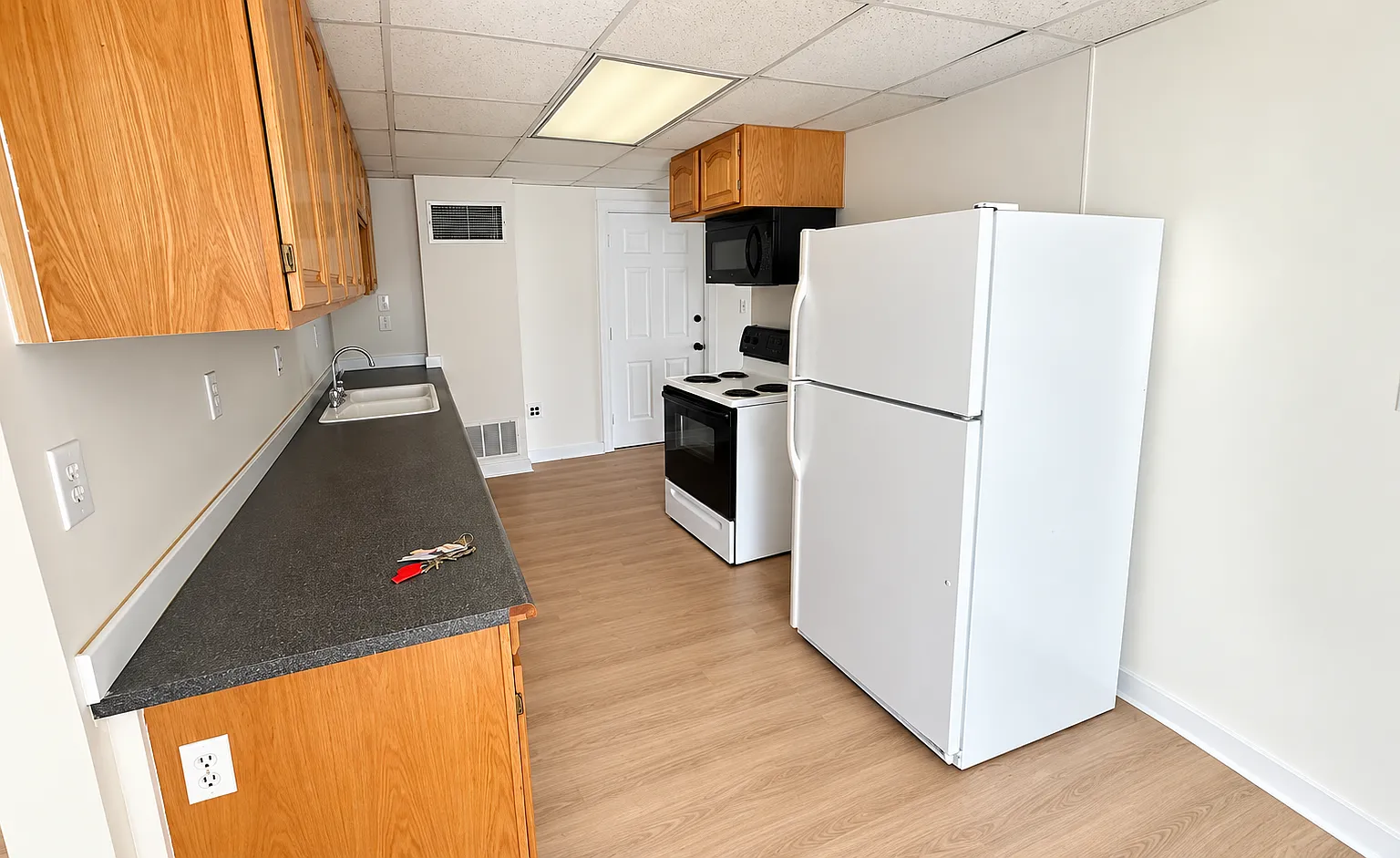 2 bed, $2,500 — Photo 3