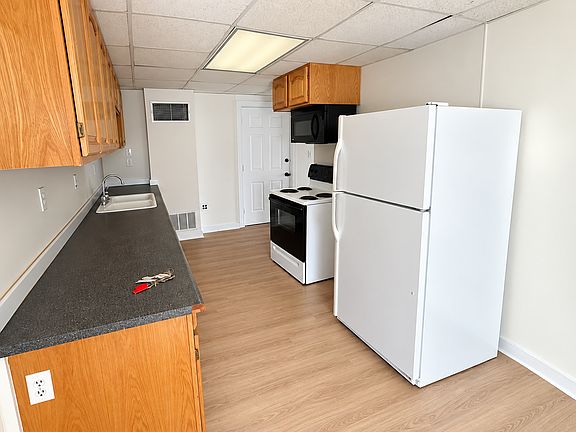 3rd image of 16 Waltham St #16B