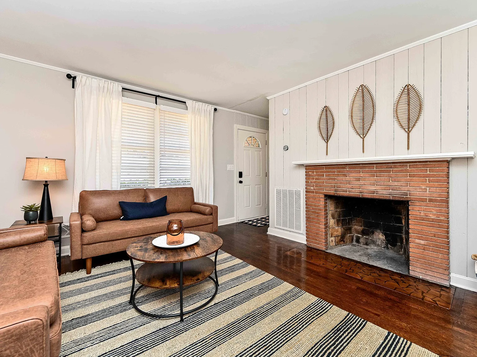 131 Woodmont Circle - 2 — Photo 2