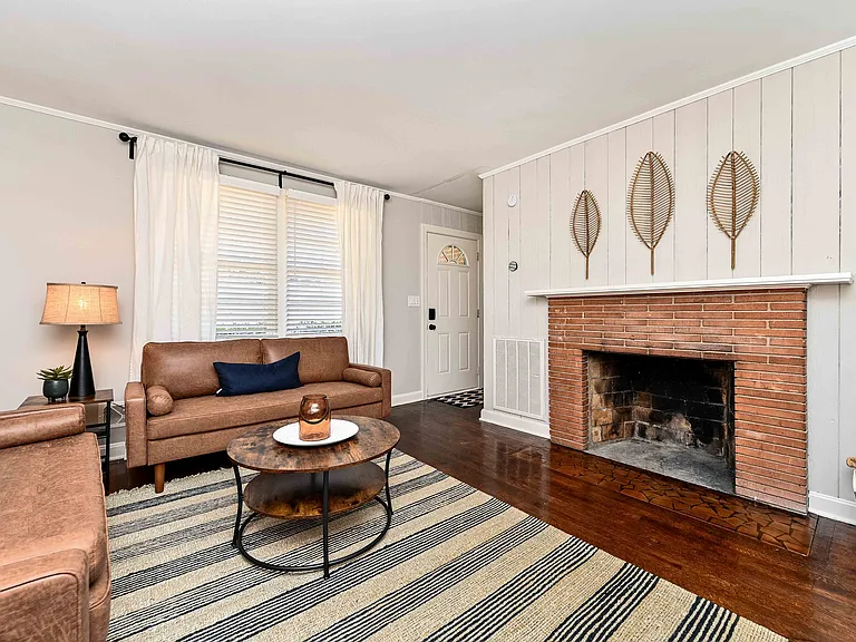 131 Woodmont Cir #4 — Photo 4