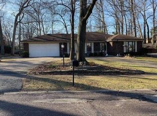 5277 Ozarkglen Dr, Saint Louis, MO