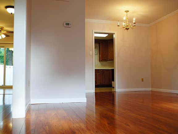5th image of 9830 Saint Cloud Ct