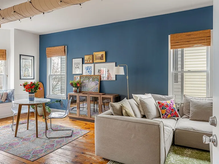 10 Cottage St #2 — Photo 3