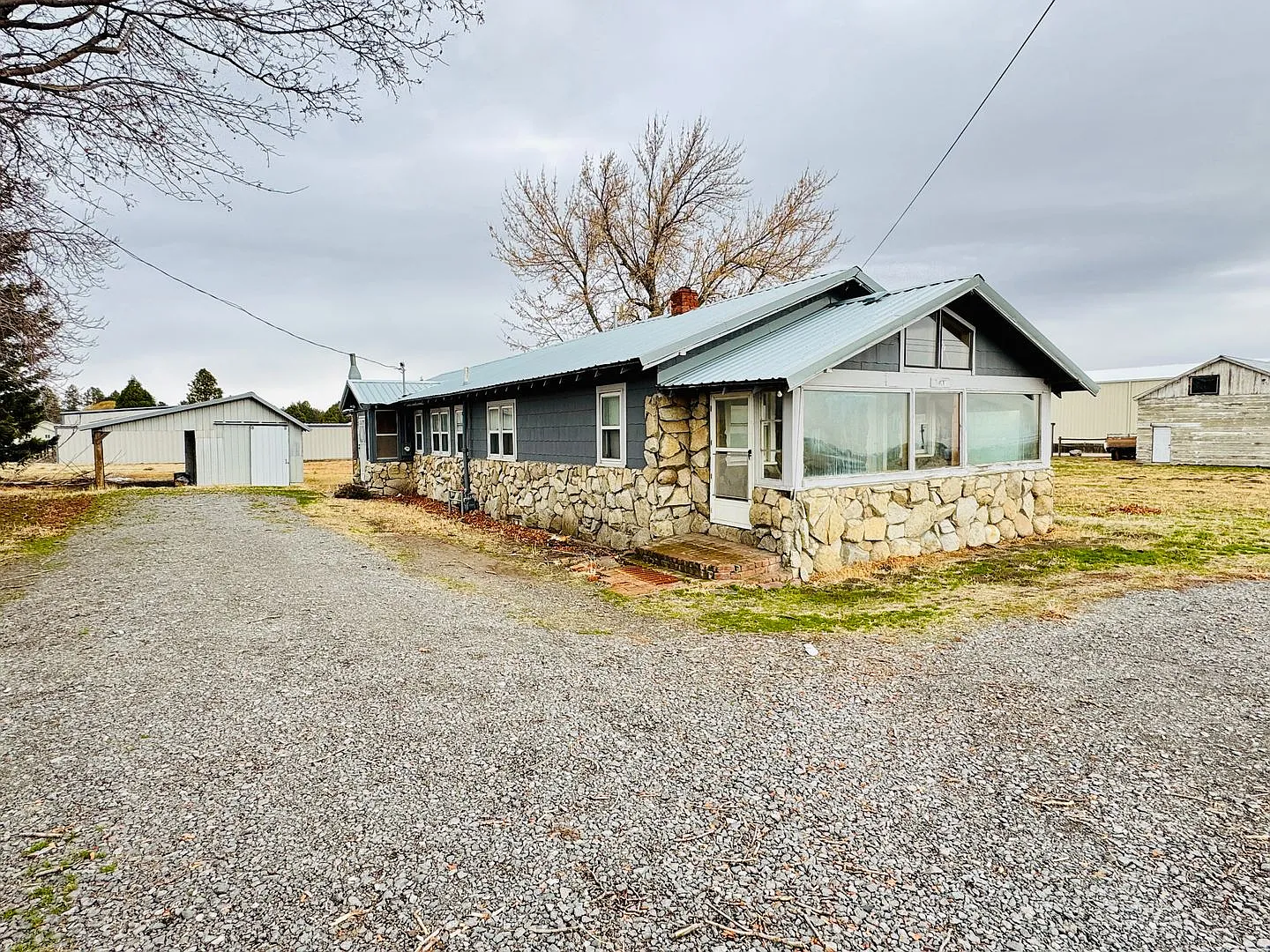 3401 Cove Ave — Photo 1