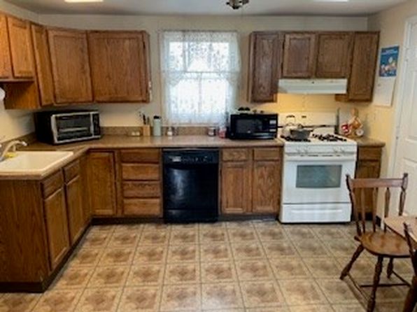 41 Elizabeth Rd, Billerica, MA 01821