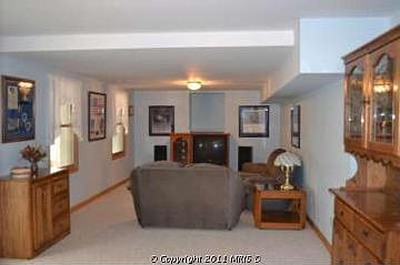 4th image of 10 Alvin Ct