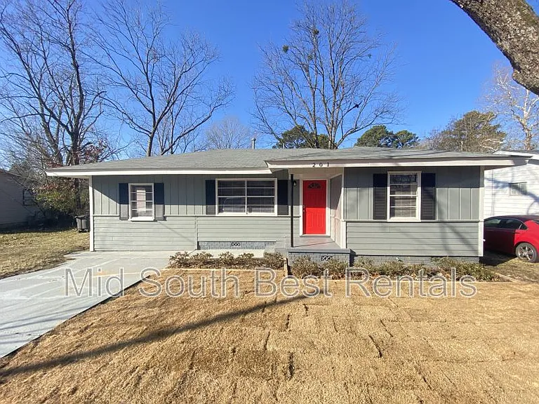 201 Southeastern Ave — Photo 1