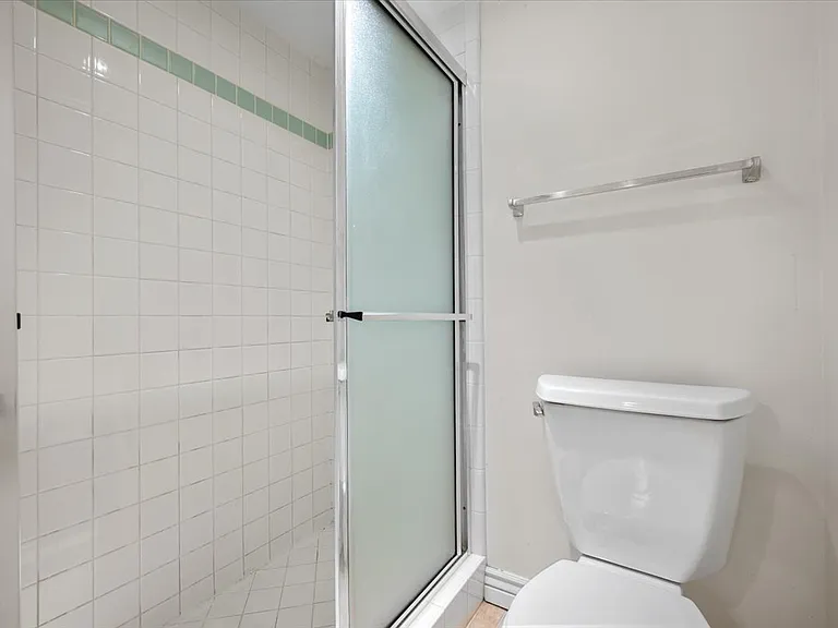 1525 N Riverside Ave #38 — Photo 11