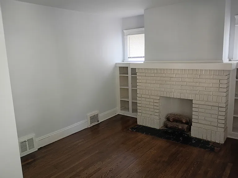 1328 E 86th St #UP — Photo 12