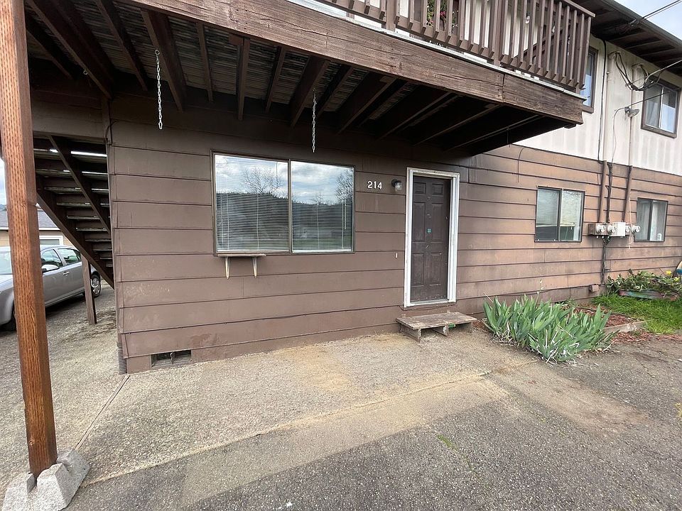 1st image of 214 SE Darrell Ave