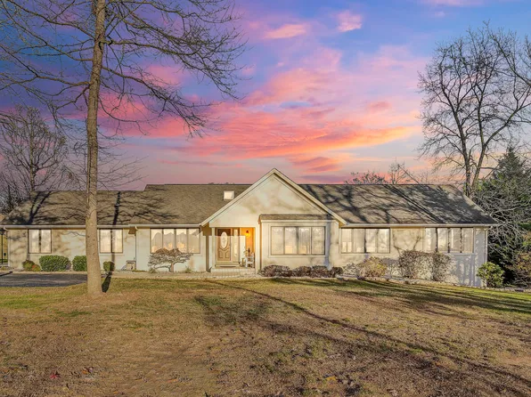 733 Tyler Rd, Salem, VA 24153