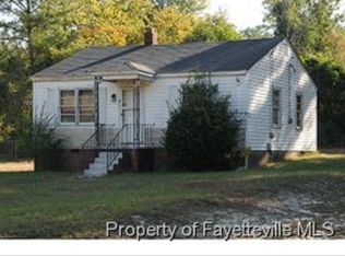 821 Varsity Dr, Fayetteville, NC 28301