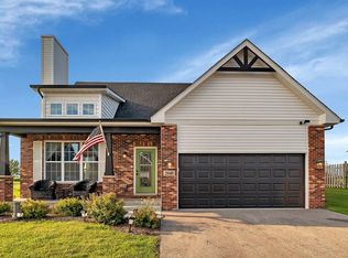 2040 Waters Edge Dr, Minooka, IL 60447