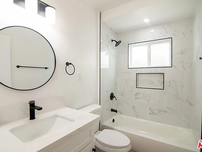 344 S Rexford Dr #4 — Photo 23