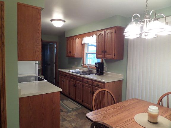 4th image of 1344 Meadow Ln