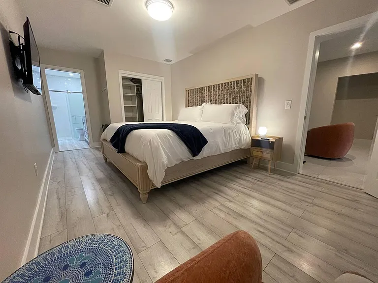 3004 SE 4th Ave — Photo 5