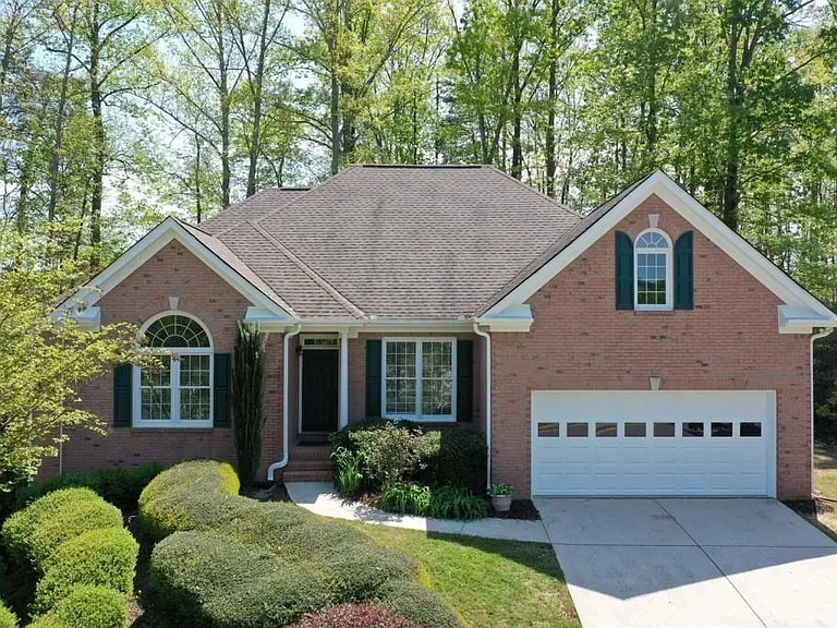 4735 Dartmoor Ln — Photo 2