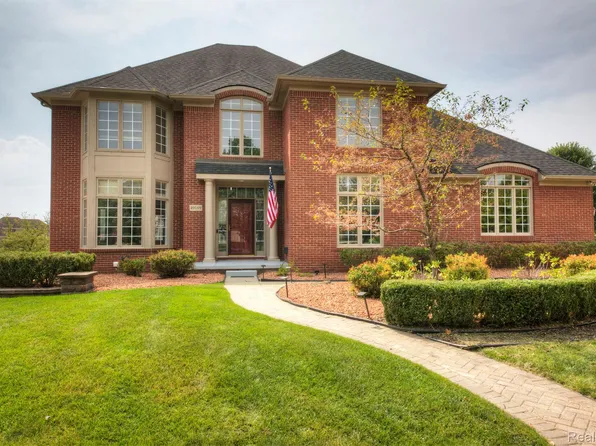 49169 Founders Ct, Canton, MI 48187