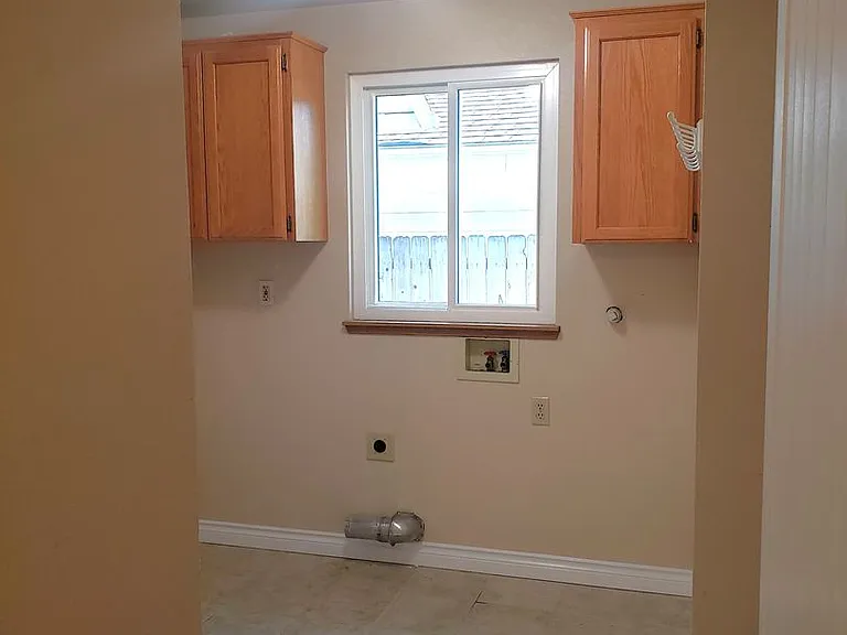212 NE 175th Ave — Photo 27