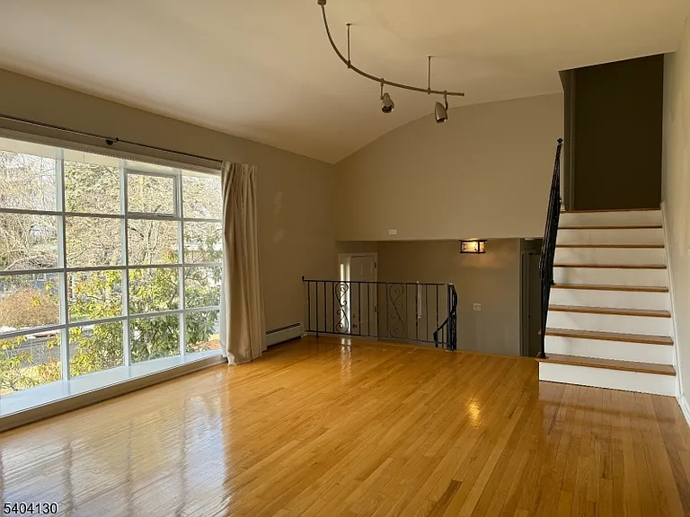 126 Sagamore Dr — Photo 6