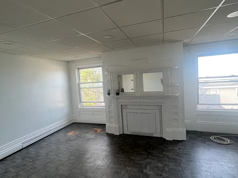 48 Grand View Ave #4 — Photo 2