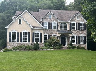 1071 Logan Ln, Garnet Valley, PA 19060