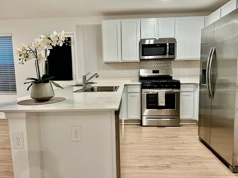 20930 Zuccala Dr — Photo 6