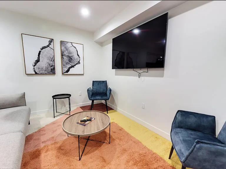 1224 W 37th Pl — Photo 96