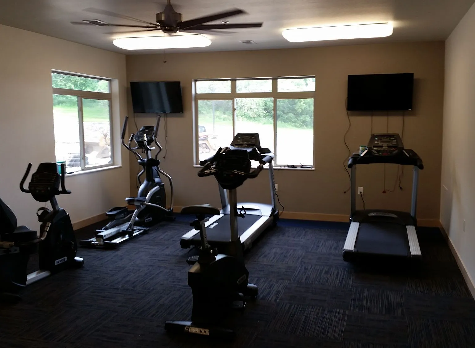 The Pointe Luxury Apartments — Photo 4