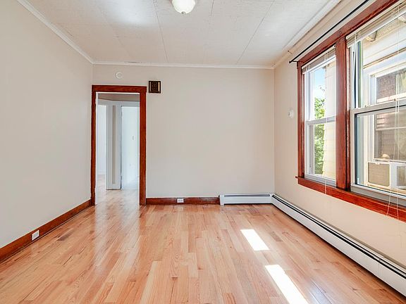 5th image of 46 Whittlesey Ave Floor 2